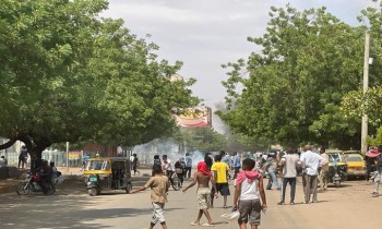 السودانيون يواصلون التظاهر للمطالبة بحكم مدني
