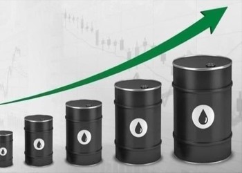 ارتفاع أسعار النفط بعد رفع وكالة الطاقة توقعات نمو الطلب في 2022