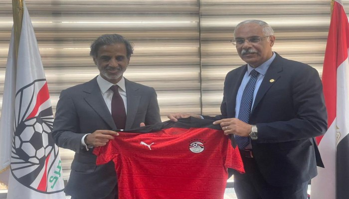 مباحثات قطرية مصرية حول تعزيز التعاون بكرة القدم