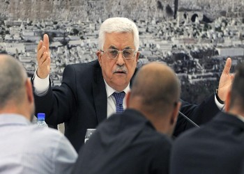 معهد عبري: انقسامات فتح وضعف عباس يضعان الضفة الغربية بيد حماس