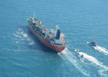 مجددا.. إيران تحتجز سفينة تهريب وقود في الخليج