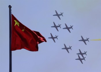 بالتزامن مع زيارة مشرعين أمريكيين.. 15 طائرة صينية تعبر مضيق تايوان
