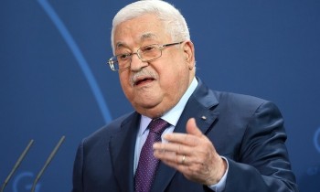 عباس يتراجع عن تصريحاته بشأن الهولوكوست.. ومصدر إسرائيلي يكشف الكواليس