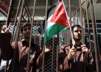 بعد تفعيلهم لجنة الطوارئ...  الأسرى الفلسطينيون يلوحون بإضراب جماعي