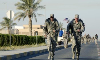 الكويت تنفي استهداف أي قاعدة عسكرية أمريكية على أراضيها