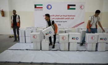 الهلال الأحمر الكويتي يجهز قافلة مساعدات جديدة لغزة