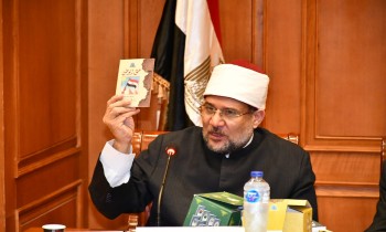 مصر.. جدل بعد تصريحات لوزير الأوقاف عن الدعاء للمسلمين فقط