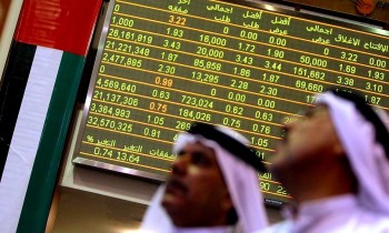 بورصات الخليج تغلق على خسائر بعد تراجع أسعار النفط