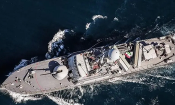 البحرية الإيرانية تشتبك مع قراصنة في باب المندب بالبحر الأحمر