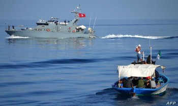 قبالة سواحل تونس.. مصرع 8 مهاجرين بعد غرق قارب