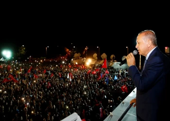 موقع بريطاني: براجماتية أردوغان الخلاقة تقربه من البقاء على عرش تركيا