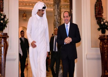 السيسي يصل إلى الدوحة في أول زيارة رسمية منذ 2014
