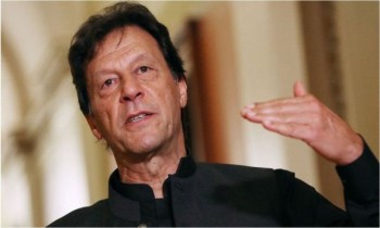 تبرئة رئيس وزراء باكستان السابق عمران خان من تهم إرهاب