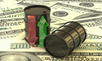 توقعات رفع الفائدة في أمريكا تهبط بأسعار الذهب والنفط والغاز