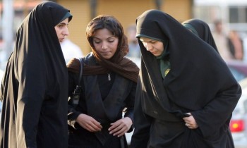 الحزب الإصلاحي الأبرز في إيران يطالب بإنهاء إلزامية الحجاب