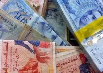 انخفاض الدينار التونسي إلى مستوى قياسي مقابل الدولار