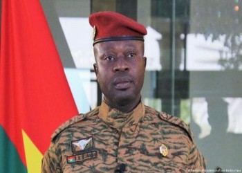 بوركينا فاسو.. قائد بالجيش ينقلب على الزعيم داميبا ويعلن تعليق الدستور