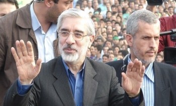 المعارض موسوي يدعو الشرطة والجيش الإيرانيين للوقوف بجانب الشعب