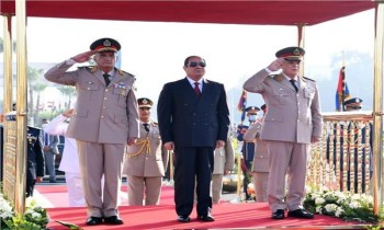 تجاهل السيسي زيارة قبر مبارك.. هل هي نصيحة عباس كامل؟