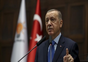 أردوغان يدعو المعارضة لإدراج مسألة الحجاب على دستور البلاد