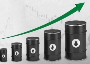 بعد اتفاق أوبك+ على خفض الإنتاج.. النفط يرتفع لأعلى مستوى في 3 أسابيع