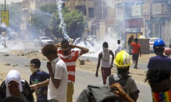 مظاهرات السودانيين تتواصل.. ومقتل متظاهر في الخرطوم