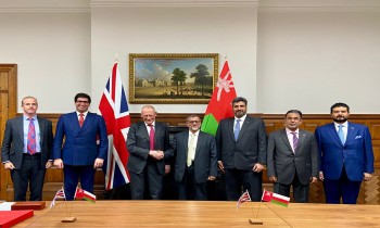 سلطنة عمان تتجه للاستثمار بقطاع التكنولوجيا البريطاني.. ما السبب؟