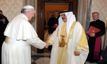 مناشدات بحرينية لبابا الفاتيكان بإدانة عقوبة الإعدام خلال زيارته للمنامة