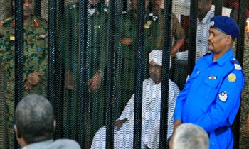 السلطات السودانية تعيد البشير وقادة نظامه إلى السجن