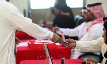عشية الانتخابات.. 3 وسوم تدعو البحرينيين للمشاركة وسط انتقاد حقوقي ودعوات مقاطعة