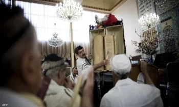 صحيفة عبرية: يهود إيران يدعمون النظام ويدعون لطاعة خامنئي