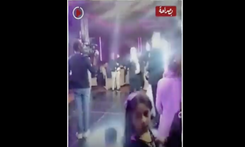 مصري  يطلق زوجته خلال حفل زفاف ابنته.. وناشطون: كسر فرحتها