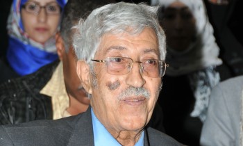 بعد حياة حافلة بالعطاء.. وفاة الأديب اليمني عبدالعزيز المقالح