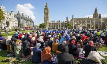 الإسلام الأسرع انتشارا.. المسيحية تتحول لديانة أقلية ببريطانيا