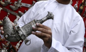 عمان تنجح في تسجيل الخنجر وحداء الإبل بتراث اليونسكو