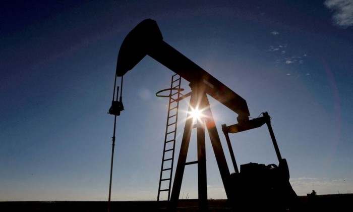 النفط يرتفع بدعم احتمال خفض إنتاج أوبك وتخفيف قيود كوفيد في الصين