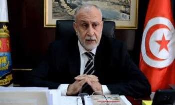 إقالة رئيس بلدية تونسية طالب بتعويضات عن جرائم فرنسا.. والمعارضة غاضبة