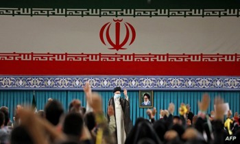 إنترسبت: خلافة خامنئي أخطر أزمة تواجه إيران.. وانقلاب للحرس الثوري في الأفق