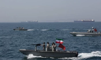 إيران تعترض سفينة وقود مهرب وتعتقل 12 شخصا على متنها بالخليج