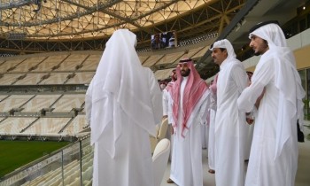 العاهل السعودي وولي عهده يهنئان أمير قطر بنجاح تنظيم كأس العالم