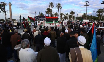 محتجون يطالبون بتجميد مجلسي النواب والأعلى للدولة في ليبيا