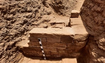 مصر تعلن اكتشاف أجزاء من معبد أثري تعود لنحو ألفي عام (صور)