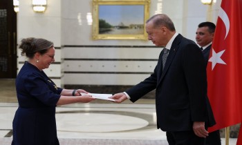 أردوغان يتسلم أوراق اعتماد السفيرة الإسرائيلية الجديدة في تركيا (فيديو وصور)