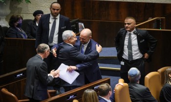 رسميا.. حكومة نتنياهو تحصل على ثقة الكنيست الإسرائيلي (صور)