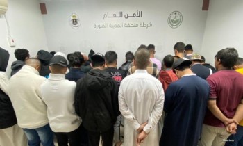 السعودية.. توقيف متهمين بمضايقة المارة في المدينة المنورة