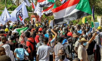 آلاف السودانيين يتظاهرون رفضا للاتفاق الإطاري
