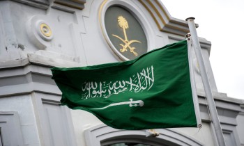 السعودية توقف 4 أشخاص بينهم امرأة بسبب فيديو مخل بالآداب