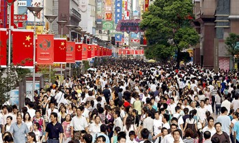 عدد سكان الصين ينخفض للمرة الأولى منذ 60 عاما