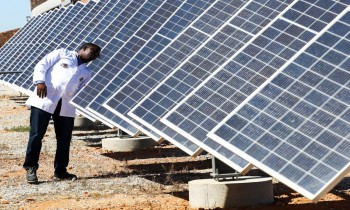 مصدر الإماراتية توقع اتفاقات طاقة متجددة مع أنغولا وأوغندا