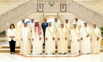 بسبب الخلافات مع البرلمان.. صحيفة: استقالة الحكومة الكويتية خلال ساعات